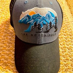 The Northface Trucker Hat